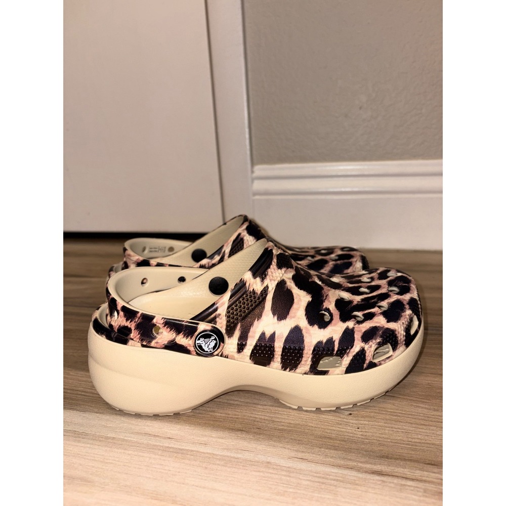 CROCS Women's Size 6 CLASSIC PLATFORM ANIMAL REMIX CLOG 207844-2Y4 - Picture 2 of 7
